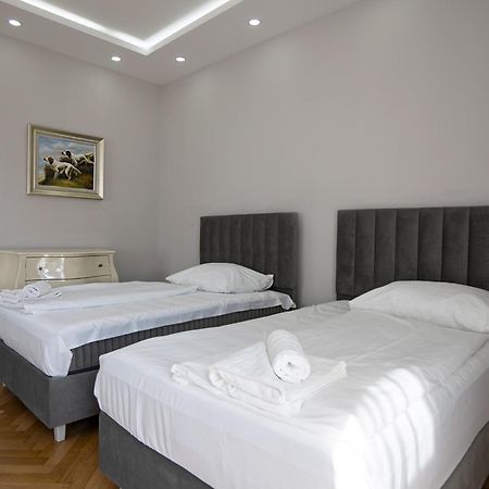 Charming 2-Room Apartment With Balcony, 15 Min To Center 비엔나 외부 사진