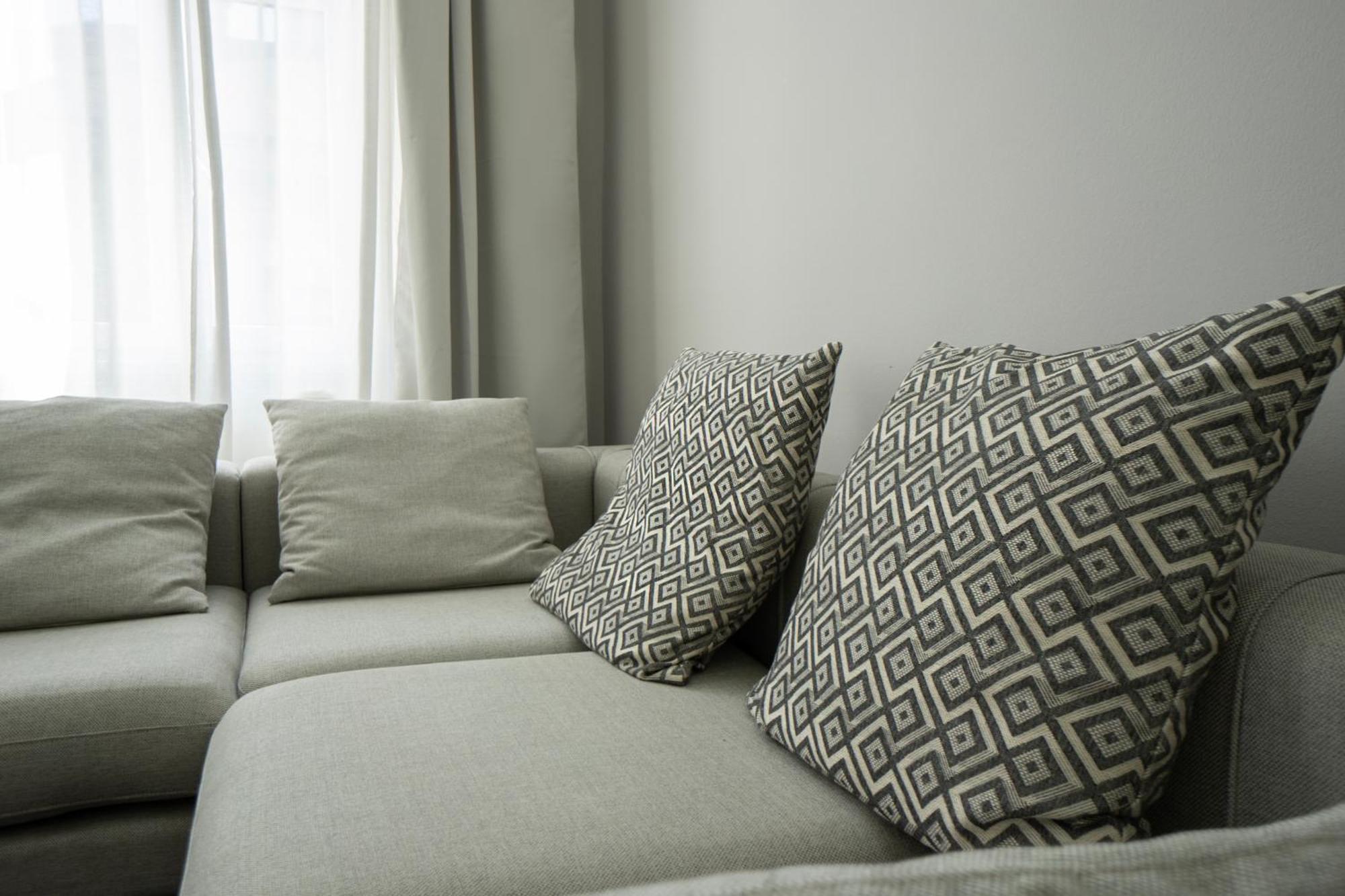 Charming 2-Room Apartment With Balcony, 15 Min To Center 비엔나 외부 사진
