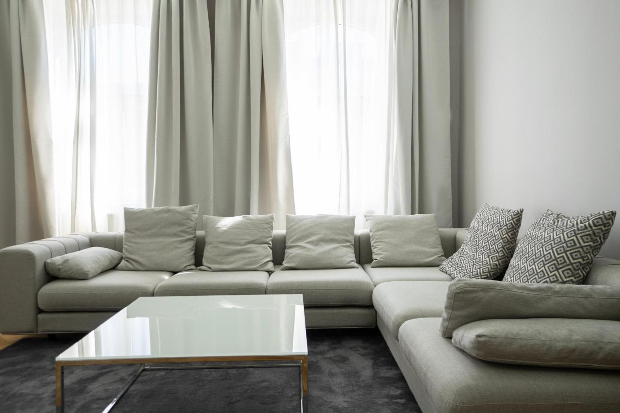 Charming 2-Room Apartment With Balcony, 15 Min To Center 비엔나 외부 사진