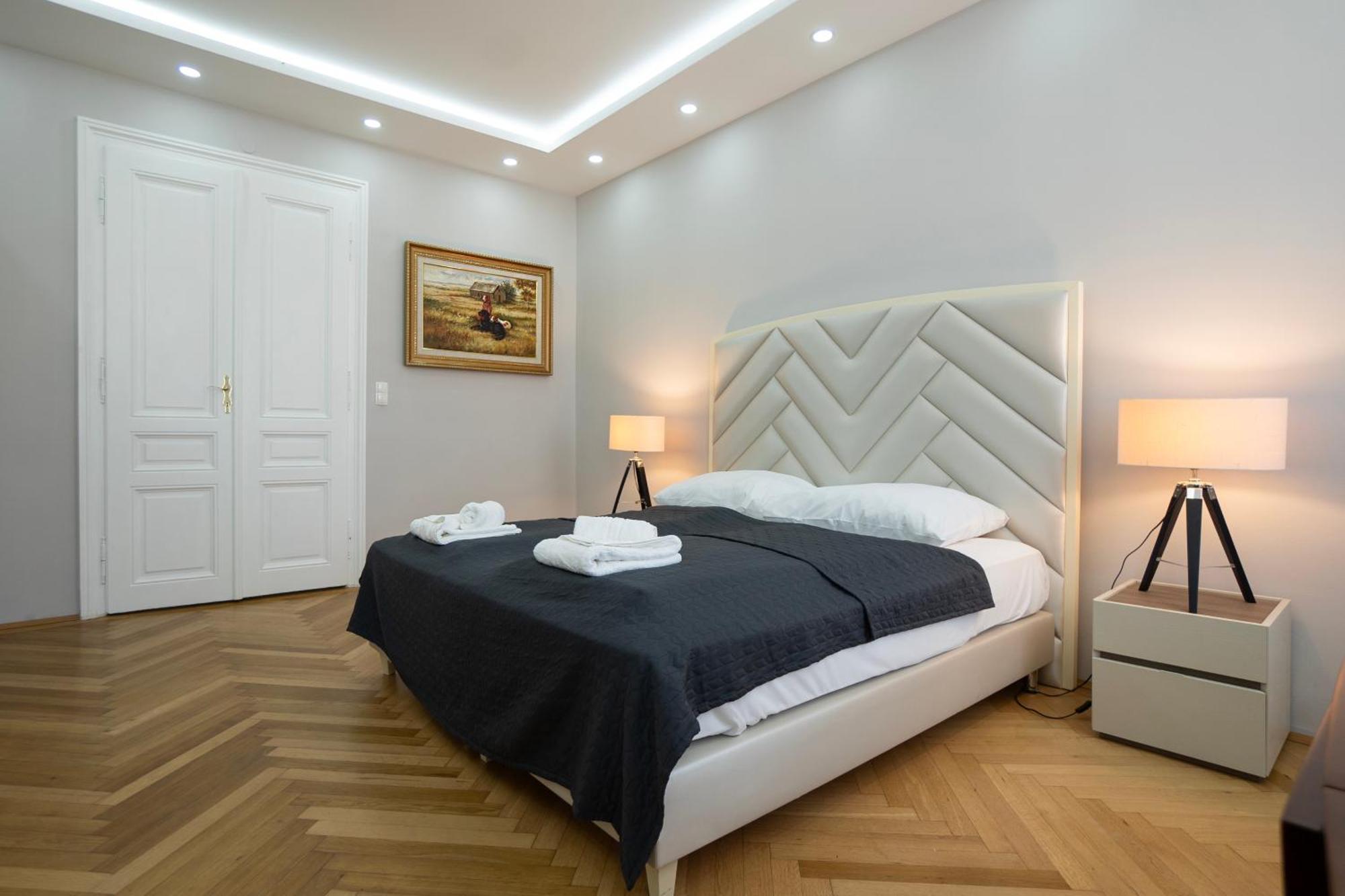 Charming 2-Room Apartment With Balcony, 15 Min To Center 비엔나 외부 사진