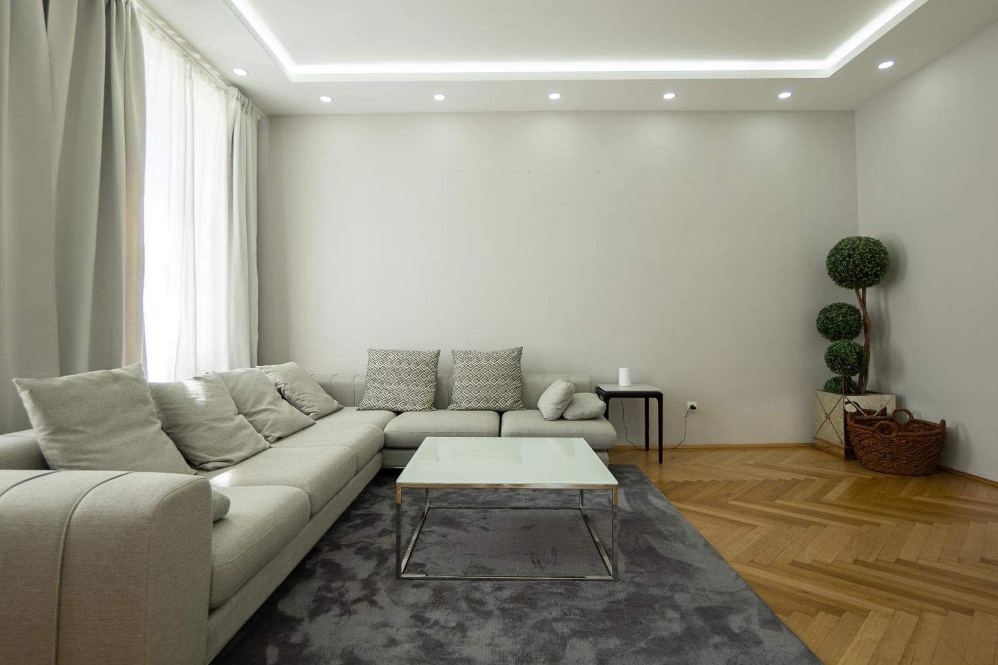 Charming 2-Room Apartment With Balcony, 15 Min To Center 비엔나 외부 사진