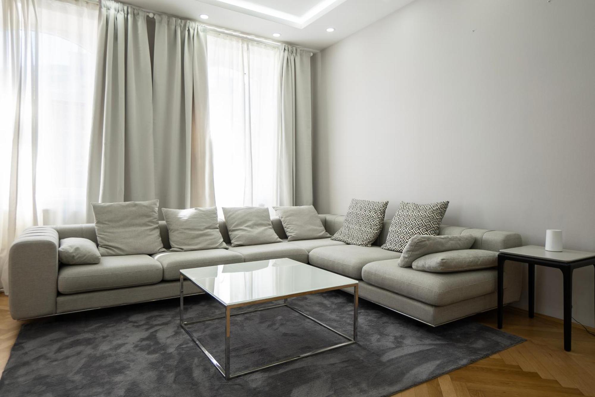 Charming 2-Room Apartment With Balcony, 15 Min To Center 비엔나 외부 사진