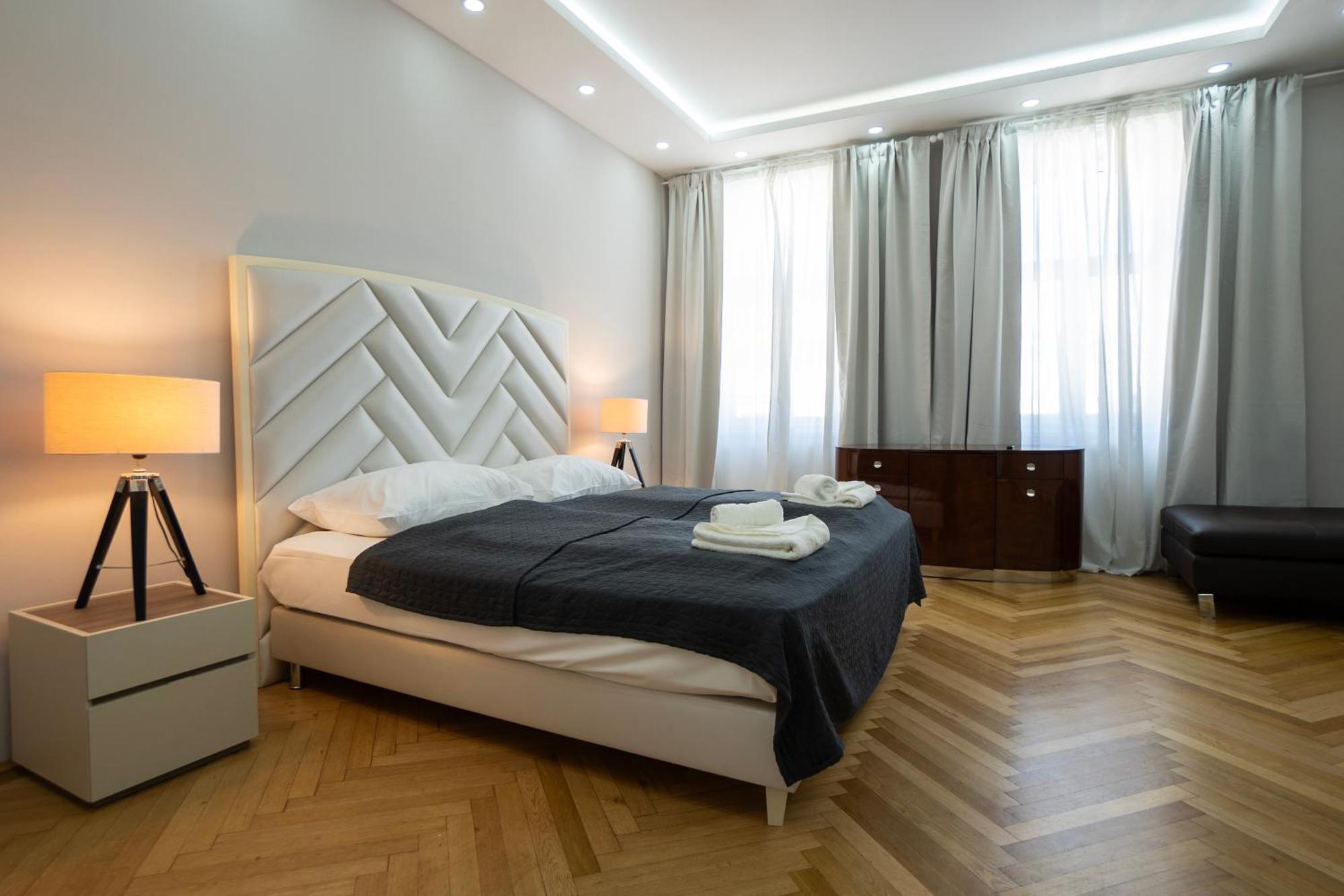 Charming 2-Room Apartment With Balcony, 15 Min To Center 비엔나 외부 사진