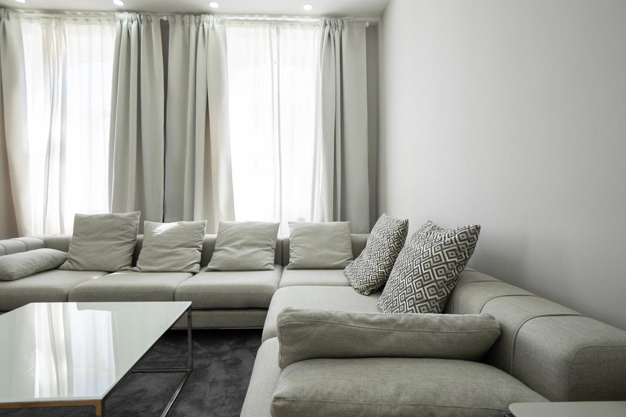 Charming 2-Room Apartment With Balcony, 15 Min To Center 비엔나 외부 사진